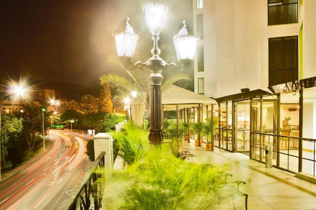 Club De Bienestar Ilar Bulevar Del Rio Cali Buitenkant foto