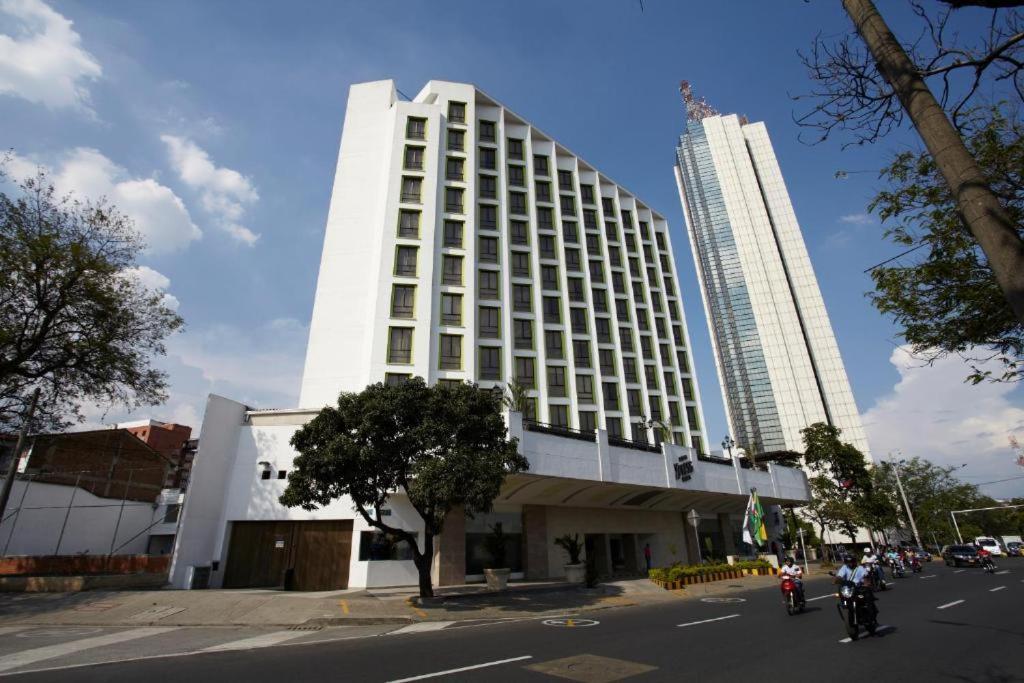 Club De Bienestar Ilar Bulevar Del Rio Cali Buitenkant foto